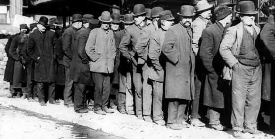 Lines of unemployed during the Great Depresion